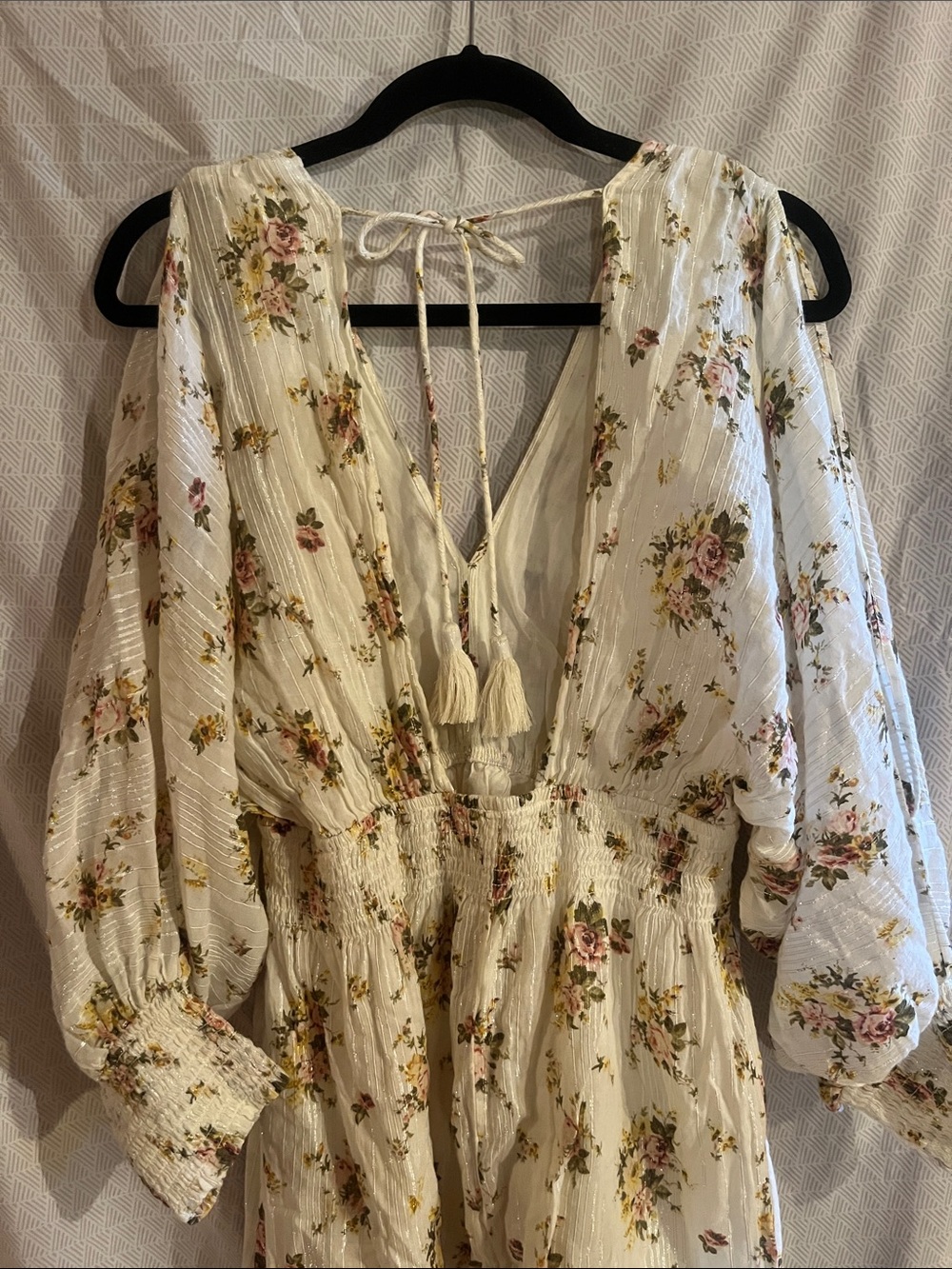 Cold Shoulder Dress - Picture 4 of 6